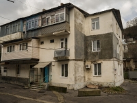 Tuapse, Zheleznodorozhny alley, house 13. Apartment house