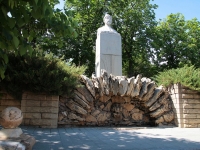 Stavropol, monument К.Л. ХетагуровуKarl Marks avenue, monument К.Л. Хетагурову