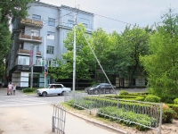 Stavropol, Oktyabrskoy Revolyutsii avenue, 房屋 47. 公寓楼