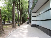 Stavropol, Oktyabrskoy Revolyutsii avenue, 房屋 47. 公寓楼