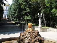 улица Суворова. фонтан