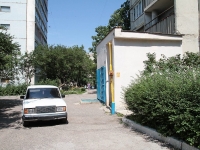 Zheleznovodsk, Kosmonavtov st, house 28. Apartment house