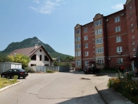 Zheleznovodsk, Oktyabrskaya st, house 10. Apartment house