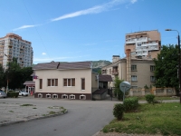 Кисловодск, Победы проспект, дом 124А. многофункциональное здание