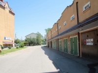 Pyatigorsk, 295 Strelkovoy Divizii st, house 13 к.3. Apartment house with a store on the ground-floor