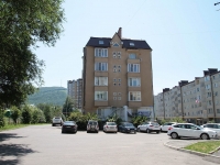 Pyatigorsk, 295 Strelkovoy Divizii st, house 13 к.3. Apartment house with a store on the ground-floor