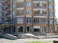 Pyatigorsk, 295 Strelkovoy Divizii st, house 17. Apartment house with a store on the ground-floor