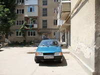 Mineralnye Vody, Tereshkovoy st, house 25. Apartment house with a store on the ground-floor