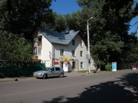 Mineralnye Vody, st 50 let Oktyabrya, house 20. Apartment house with a store on the ground-floor