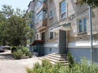 Mineralnye Vody, Stavropolskaya st, house 11. Apartment house with a store on the ground-floor