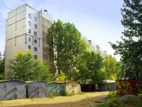 Астрахань, улица Барсовой, дом 15 к.4. многоквартирный дом
