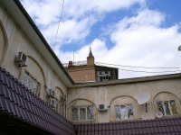 Astrakhan, Apartment house Армянское торговое подворье, памятник архитектуры, Sovetskaya st, house 9