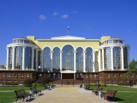 Astrakhan, Admiralteyskaya st, house 3 к.1. court