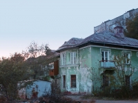 Astrakhan, 1st Liteynaya st, house 4. Apartment house
