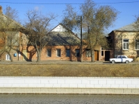Astrakhan, Naberezhnaya pervogo maya st, house 129. Apartment house