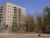 Астрахань, улица Савушкина, дом 52. многоквартирный дом