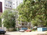 Astrakhan, Kosmonavtov st, house 4 к.3. Apartment house