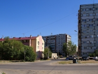 Астрахань, улица Куликова, дом 40 к.1. многоквартирный дом