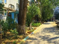 Астрахань, улица Куликова, дом 48. многоквартирный дом