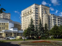 Vladimir, Lenin avenue, house 34. Apartment house