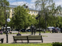 Vladimir, monument диктору Юрию ЛевитануLenin avenue, monument диктору Юрию Левитану