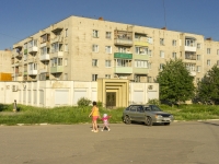 Kolchugino, Lenin square, 房屋 6. 带商铺楼房