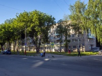 , Lev Tolstoy st, house 52. Apartment house