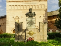 Суздаль, памятник Д.М.Пожарскомуулица Ленина, памятник Д.М.Пожарскому