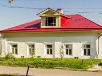 Suzdal, Torgovaya square, house 16. Private house