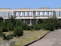 Volgograd, 大学 ВОЛГОГРАДСКИЙ ГОСУДАРСТВЕННЫЙ УНИВЕРСИТЕТ (ВолГУ), Universitetsky avenue, 房屋 100