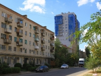 Волгоград, улица Козловская, дом 37. многоквартирный дом