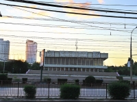 Volgograd, 法院 Волгоградский областной суд, Lenin avenue, 房屋 53А