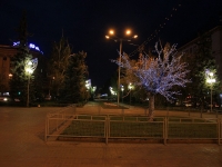 Волгоград, скульптура «Светящееся дерево»Ленина проспект, скульптура «Светящееся дерево»