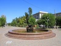 Volgograd, 喷泉 «Университетский»Lenin avenue, 喷泉 «Университетский»