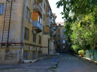 Волгоград, улица Коммунистическая, дом 34. многоквартирный дом