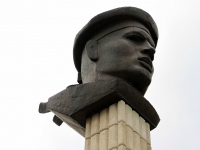 Volgograd, monument Героям Волжской ФлотилииNaberezhnaya 62 Armii st, monument Героям Волжской Флотилии