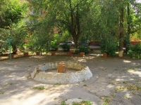 Волгоград, улица Мира. фонтан На Мира, 20