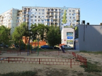 Volgograd, 30 let Pobedy Blvd, house 70. Apartment house