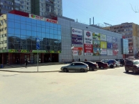 Волгоград, торговый центр «7 Ветров», улица 8 Воздушной Армии, дом 28А
