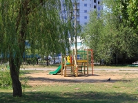 Волгоград, улица 8 Воздушной Армии, детская площадка 