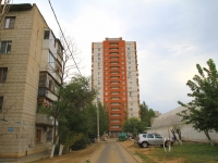 Volgograd, Zemlyachki St, 房屋 17Г. 公寓楼