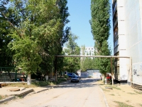 Волгоград, улица Землячки, дом 54. многоквартирный дом