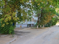 Волгоград, улица Землячки, дом 62. многоквартирный дом