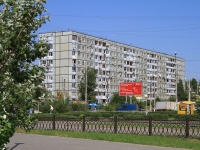 隔壁房屋: st. Konstantin Simonov, 房屋 27. 公寓楼