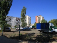 Volgograd, st Kosmonavtov. garage (parking)