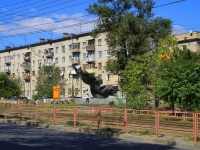 Volgograd, monument Михаилу ПаникахеMetallurgov avenue, monument Михаилу Паникахе