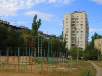 Волгоград, улица Краснополянская, спортивная площадка 