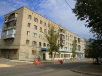 Volgograd, St Marshal Tolobukhin, house 15. Apartment house