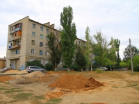 Волгоград, улица Маршала Толбухина, дом 15. многоквартирный дом