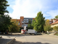 Volgograd, Geroev Stalingrada Ave, 房屋 42. 公寓楼